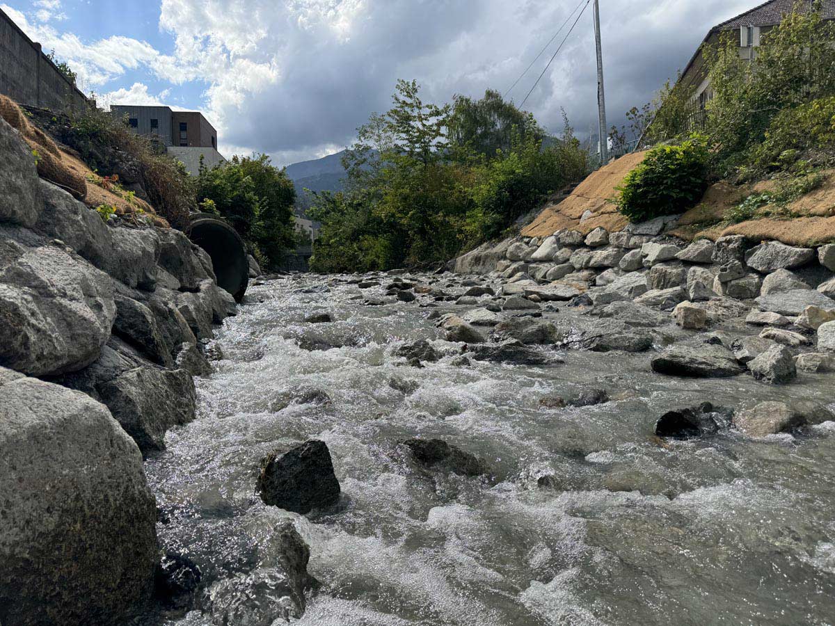 Photo de l'entreprise TP ALPIN entrain de réaliser des travaux de Génie écologique 