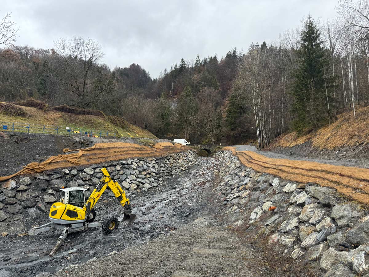 Photo de l'entreprise TP ALPIN entrain de réaliser des travaux de Génie écologique 